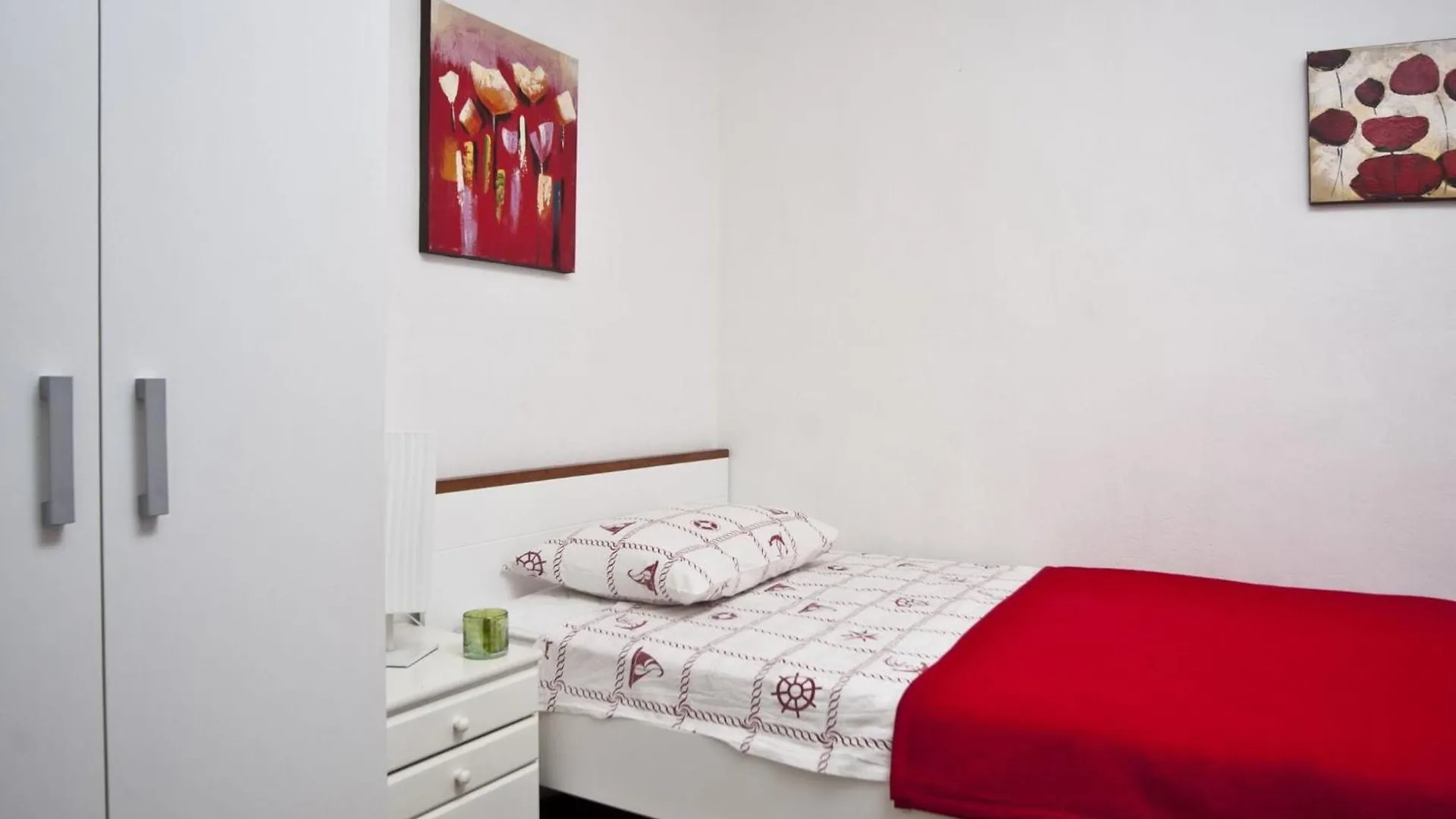 Holiday Home Ingrid - Four Bedroom Holiday Home With Pool Trogir