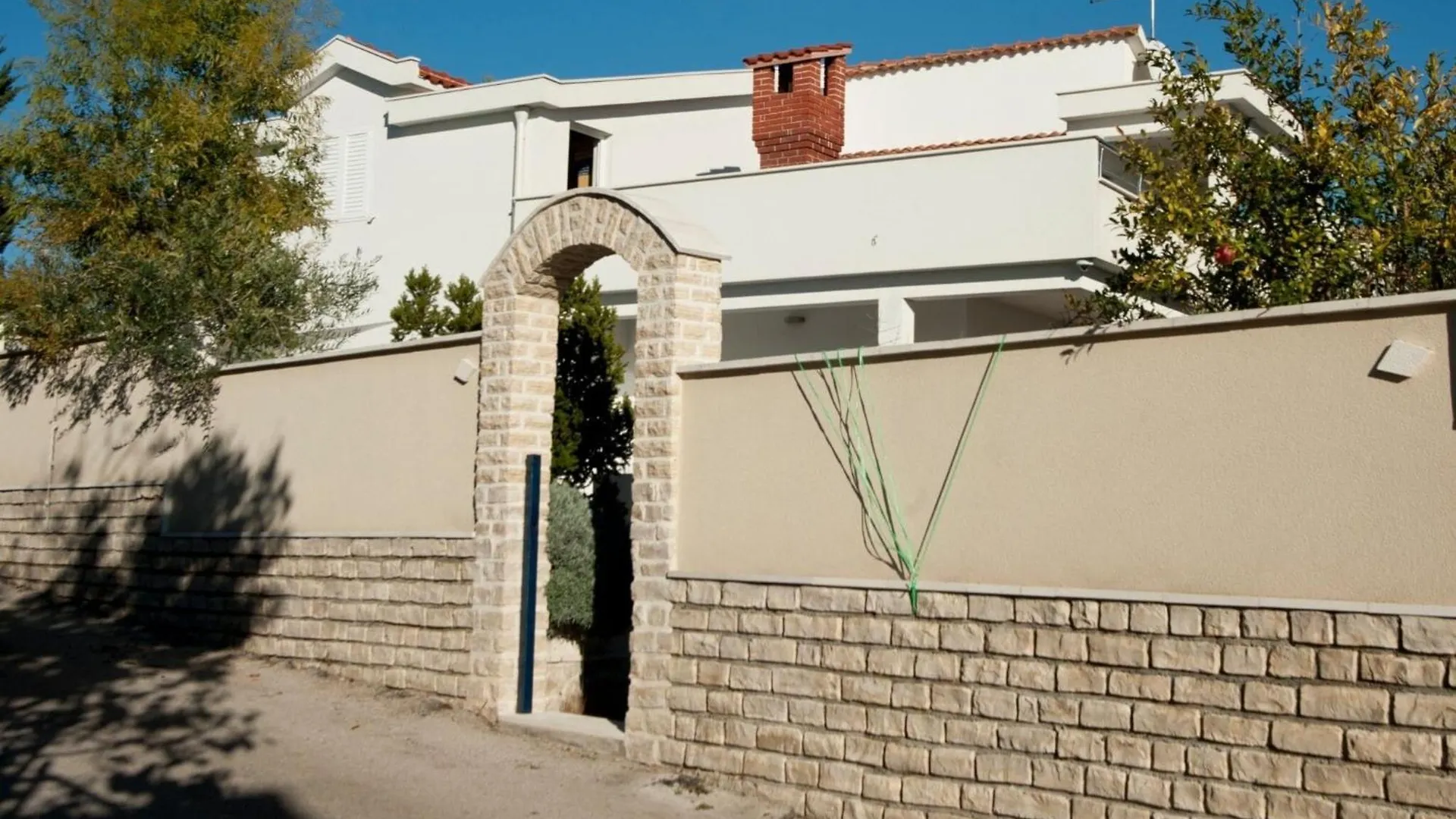 Holiday Home Ingrid - Four Bedroom Holiday Home With Pool Trogir