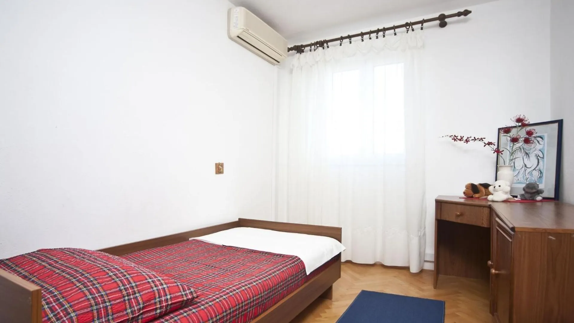 Holiday Home Ingrid - Four Bedroom Holiday Home With Pool Trogir